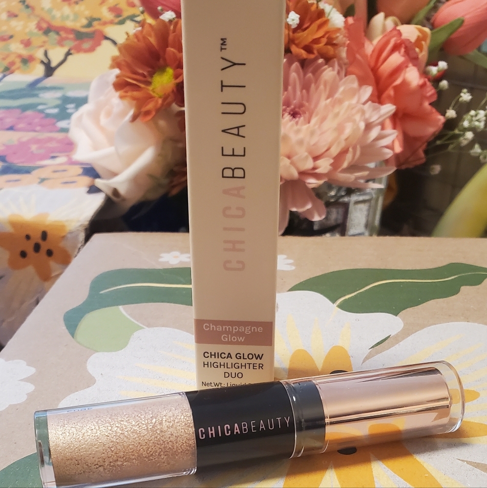 Chica Beauty Champagne Glow Highlighter Duo